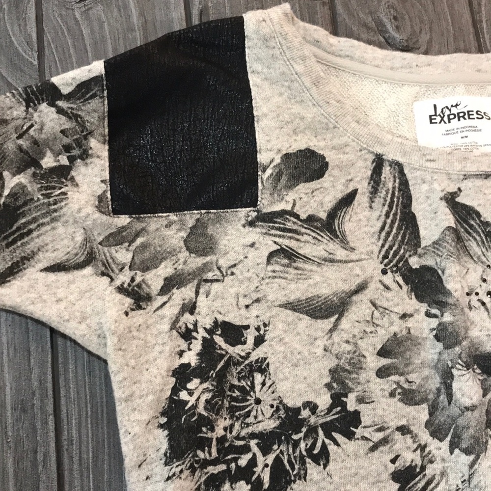 3/4 Sleeve Floral Print Cozy Embellished Sweater - Picture 3 of 8